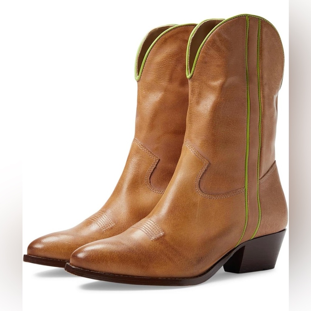 FREE PEOPLE BORDERLINE WESTERN BOOT - DISTRESSED TAN Size 6.5 NEW